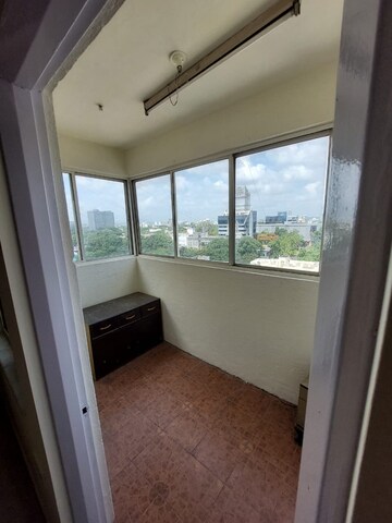 Room in 2 BHK Apartment at Gera Riverside, Koregaon Park – for Sale