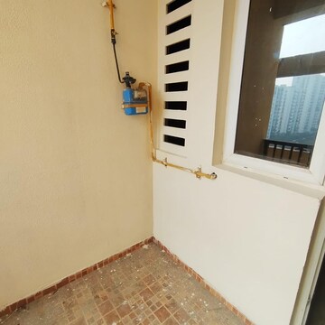 Room in 4 BHK Apartment at Dasnac The Jewel, Sector 75 – for Rent