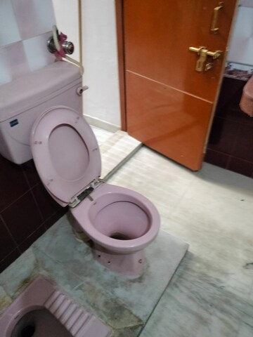 Bathroom in 3 BHK Builder Floor at Gomti Nagar – for Rent
