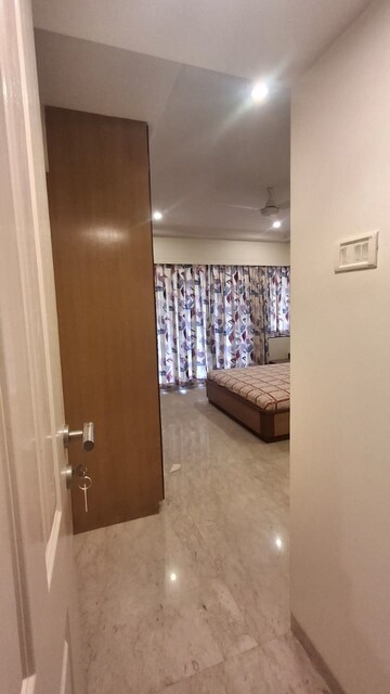 Room in 3 BHK Apartment at Satguru Dhrishti, Khar West – for Rent