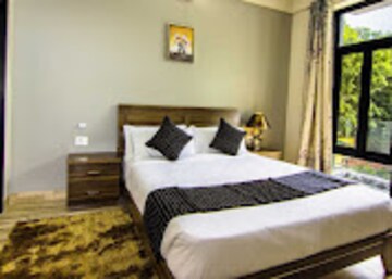 Bedroom in 2 BHK Builder Floor at Vasant Kunj – for Rent