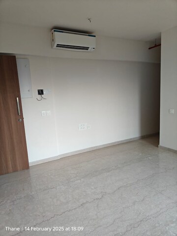 Room in 1.5 BHK Apartment at Piramal Vaikunth, Balkum Pada – for Sale