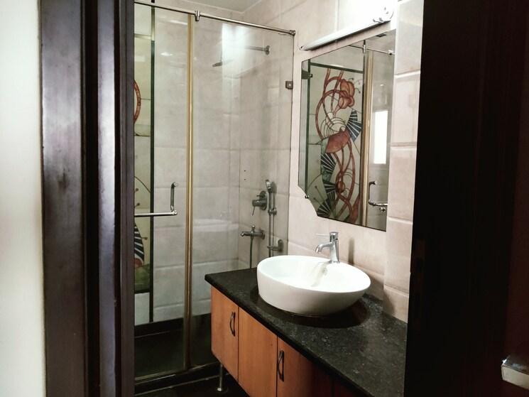 Bathroom, greater kailash ii 4 Bedroom 300 Sq.Yd. Builder Floor In Greater Kailash ii Delhi 8406786
