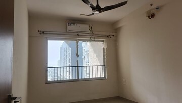 Room in 3 BHK Apartment at Godrej Elements, Hinjewadi – for Rent
