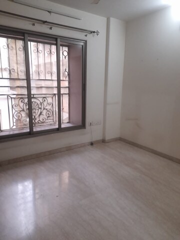 Room in 2 BHK Apartment at Khar West – for Sale