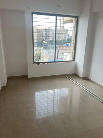 Room in 2 BHK Apartment at Gulmohar Goldcoast, Kharadi – for Rent