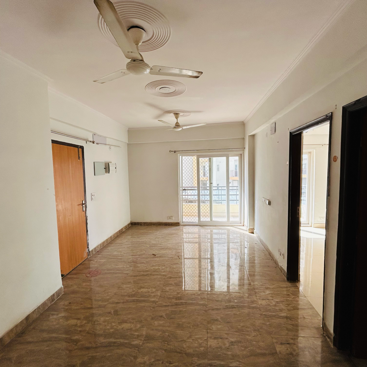 2 BHK + Study Room Apartment For Sale in Amrapali Centurian Park