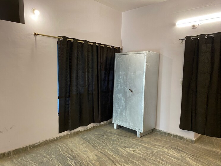 Bedroom, lawyers colony 3 Bedroom 2000 Sq.Ft. Builder Floor In Lawyers Colony Agra 8406790