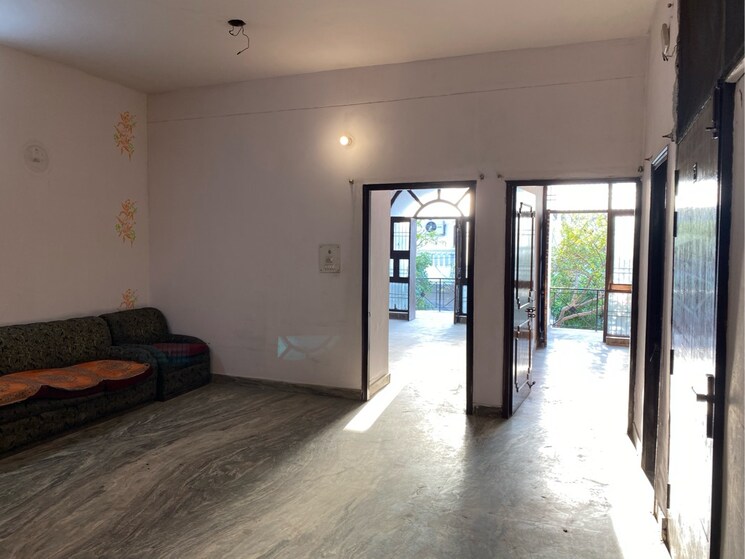 Living Room, lawyers colony 3 Bedroom 2000 Sq.Ft. Builder Floor In Lawyers Colony Agra 8406790