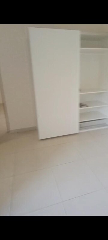 Room in 2.5 BHK Apartment at Prestige Jindal City, Bagalakunte – for Rent