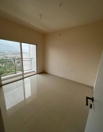 Room in 2 BHK Apartment at Godrej Rejuve, Mundhwa – for Rent