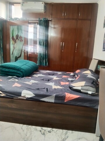 Bedroom in 4 BHK Apartment at Surya CGHS, Sector 43 – for Rent