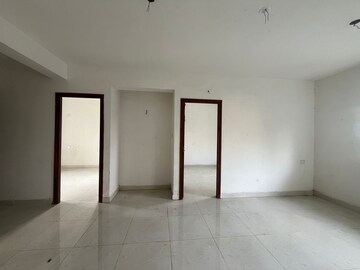 Room in 2 BHK Builder Floor at Kolathur – for Sale