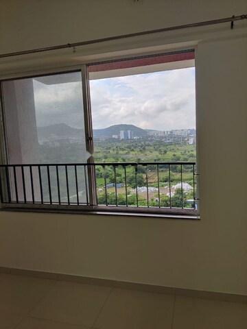 Room in 2 BHK Apartment at Godrej 24, Hinjewadi – for Rent
