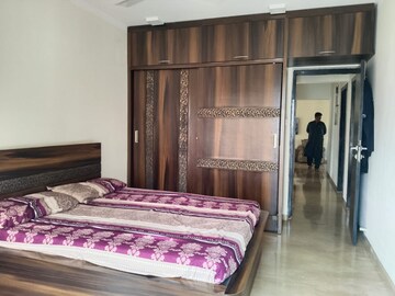 Bedroom in 2 BHK Apartment at Khar West – for Rent
