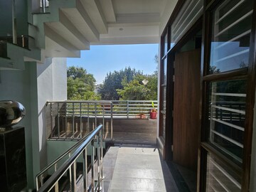Balcony in 2 BHK Independent House at Gomti Nagar – for Rent