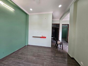 Room in 2 BHK Independent House at Gomti Nagar – for Rent