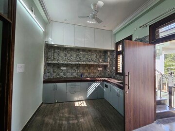 Kitchen in 2 BHK Independent House at Gomti Nagar – for Rent