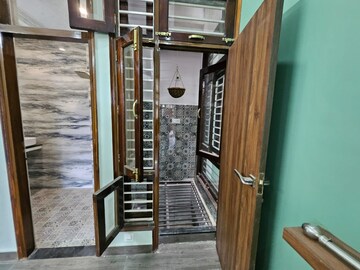 Gym in 2 BHK Independent House at Gomti Nagar – for Rent