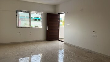 Room in 2 BHK Builder Floor at Kolathur – for Sale
