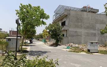 Plot For Sale in Sector 83