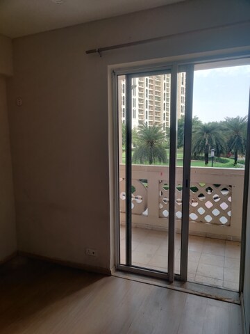 Room in 2 BHK Apartment at DLF New Town Heights III, Sector 91 – for Rent