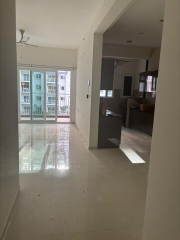 Room in 2.5 BHK Apartment at L&T Raintree Boulevard, Hebbal – for Rent