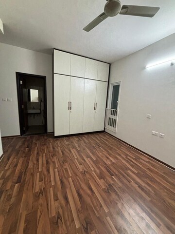Room in 2.5 BHK Apartment at L&T Raintree Boulevard, Hebbal – for Rent