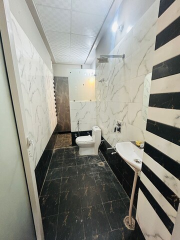 Bathroom in 4 BHK Villa at Gandhi Path – for Sale