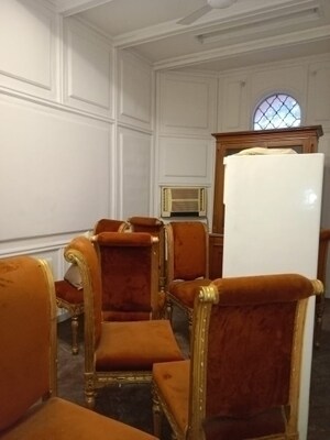 Furnished Amenities in 5 BHK Independent House at New Friends Colony – for Sale