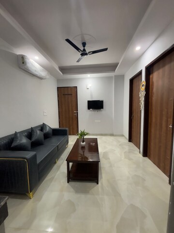 Bedroom in 2 BHK Builder Floor at Ardee City, Sector 52 – for Rent