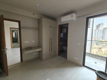 Room in 3 BHK Apartment at Sector 64 – for Rent