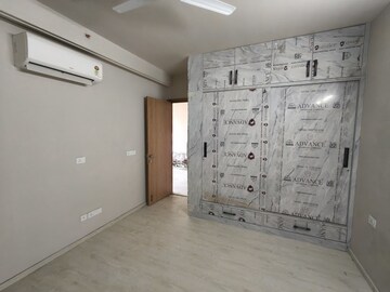Room in 3 BHK Apartment at Sector 64 – for Rent