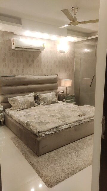 Bedroom in 4 BHK Builder Floor at Adani Samsara Vilasa, Sector 63 – for Sale