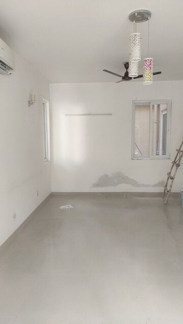 Room in 4 BHK Builder Floor at Adani Samsara Vilasa, Sector 63 – for Sale