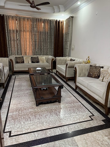 Living Room in 6+ BHK Villa at Sector 21 – for Rent