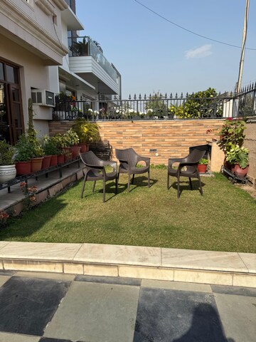 6+ BHK Villa – Garden View at Sector 21 - for Rent