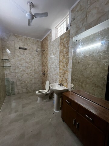 Bathroom in 2 BHK Apartment at Sector 28 – for Rent