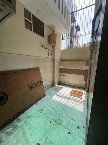 Bathroom in 2 BHK Apartment at Sector 28 – for Rent