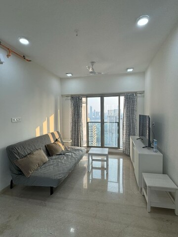 2 BHK Apartment For Rent in Chandak Cornerstone, Worli