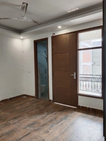 Room in 2 BHK Builder Floor at Saket – for Rent