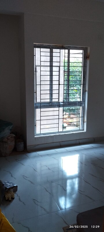 Room in 1.5 BHK Apartment at Joka – for Sale