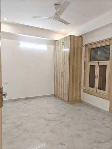 Room in 2 BHK Builder Floor at Saket – for Rent