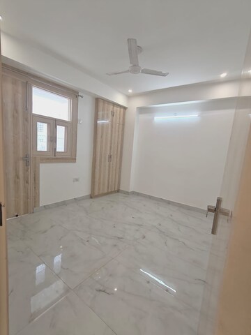 Room in 2 BHK Builder Floor at Saket – for Rent