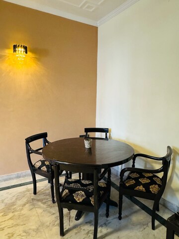 Living Room in 4 BHK Apartment at Sector 25 – for Rent