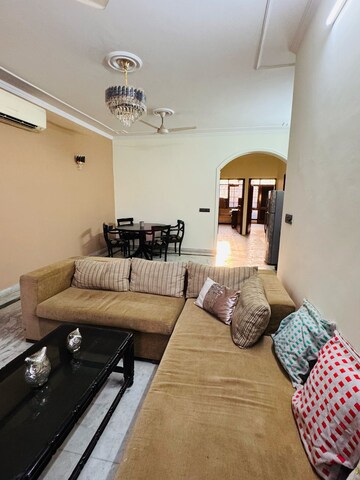 Living Room in 4 BHK Apartment at Sector 25 – for Rent