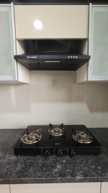 Furnished Amenities in 2 BHK Apartment at BPTP Discovery Park, Sector 80 – for Rent