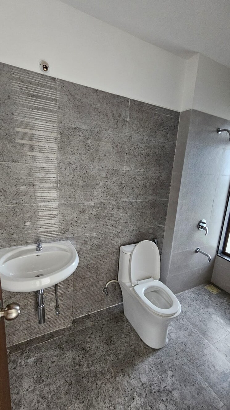 Bathroom, acme-ozone-phase-ii 3 Bedroom 1050 Sq.Ft. Apartment In Ghodbunder Road Thane 8407638