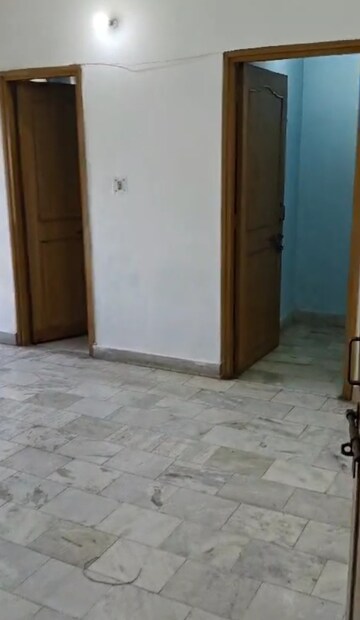 Room in 3 BHK Independent House at Wazirganj – for Rent
