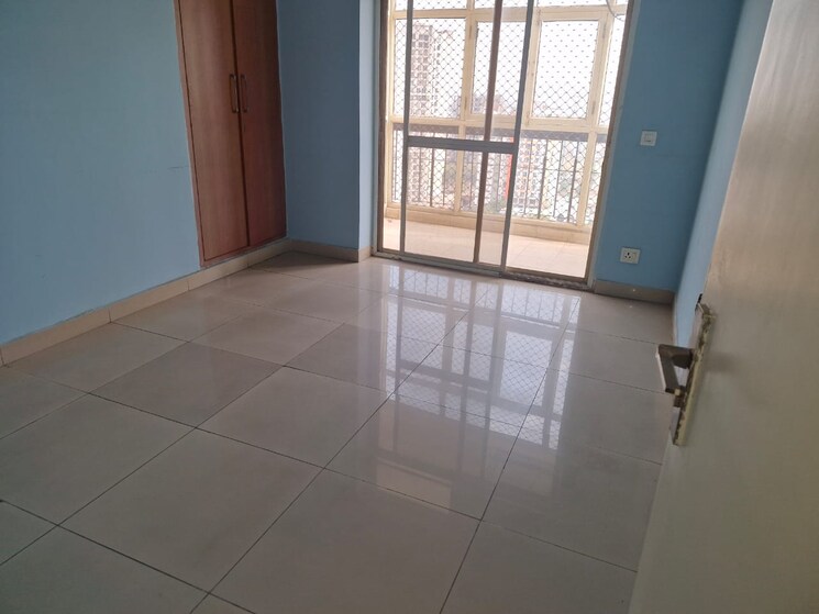 Bathroom, mahagun-mascot 4 Bedroom 2215 Sq.Ft. Apartment In Sain Vihar Ghaziabad 8407657